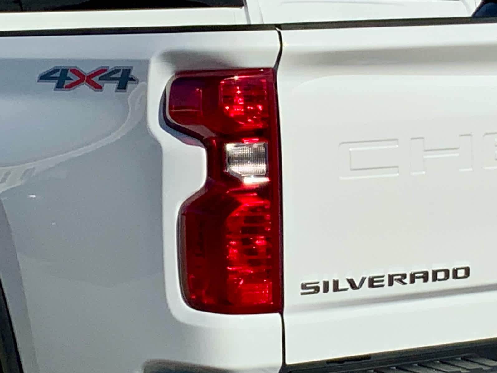 Thumbnail: 2025 Chevrolet Silverado 3500 - 18