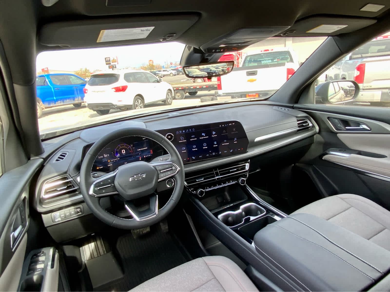 Thumbnail: 2026 Chevrolet Traverse - 32