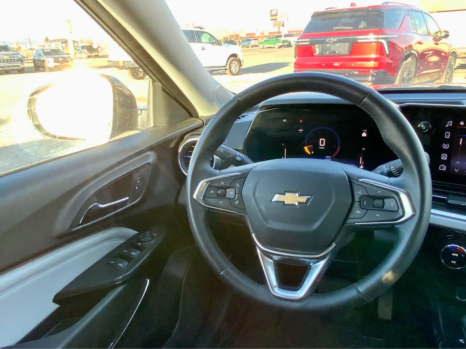 Thumbnail: 2025 Chevrolet Trax - 32