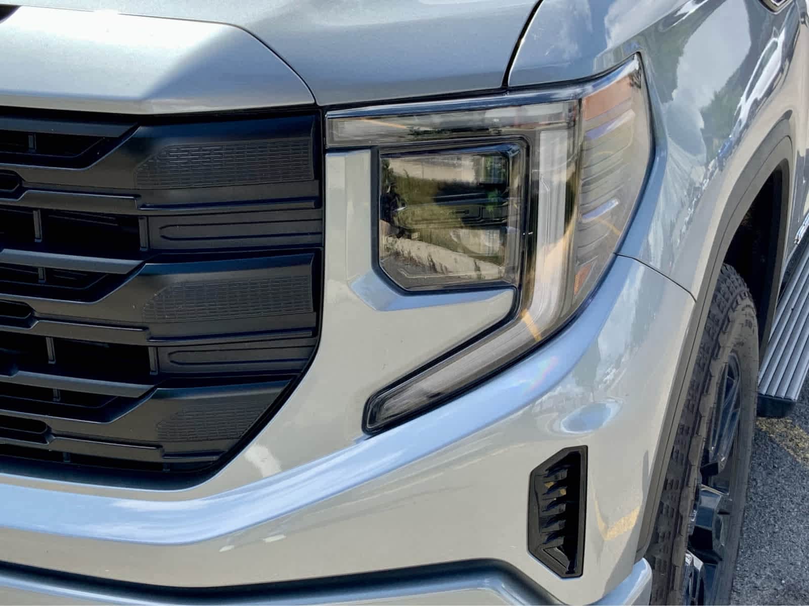 Thumbnail: 2025 GMC Sierra 1500 - 17