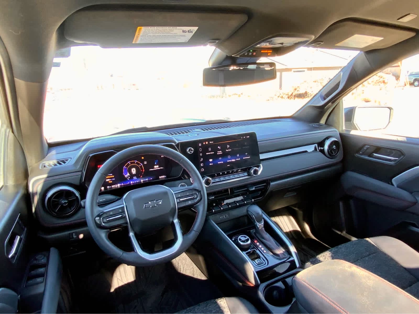 Thumbnail: 2024 Chevrolet Colorado - 36