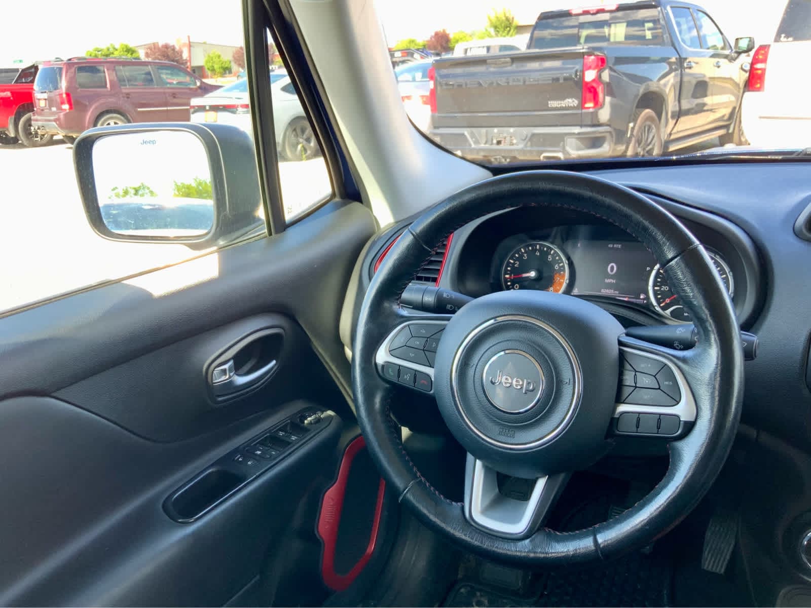 Thumbnail: 2017 Jeep Renegade - 30