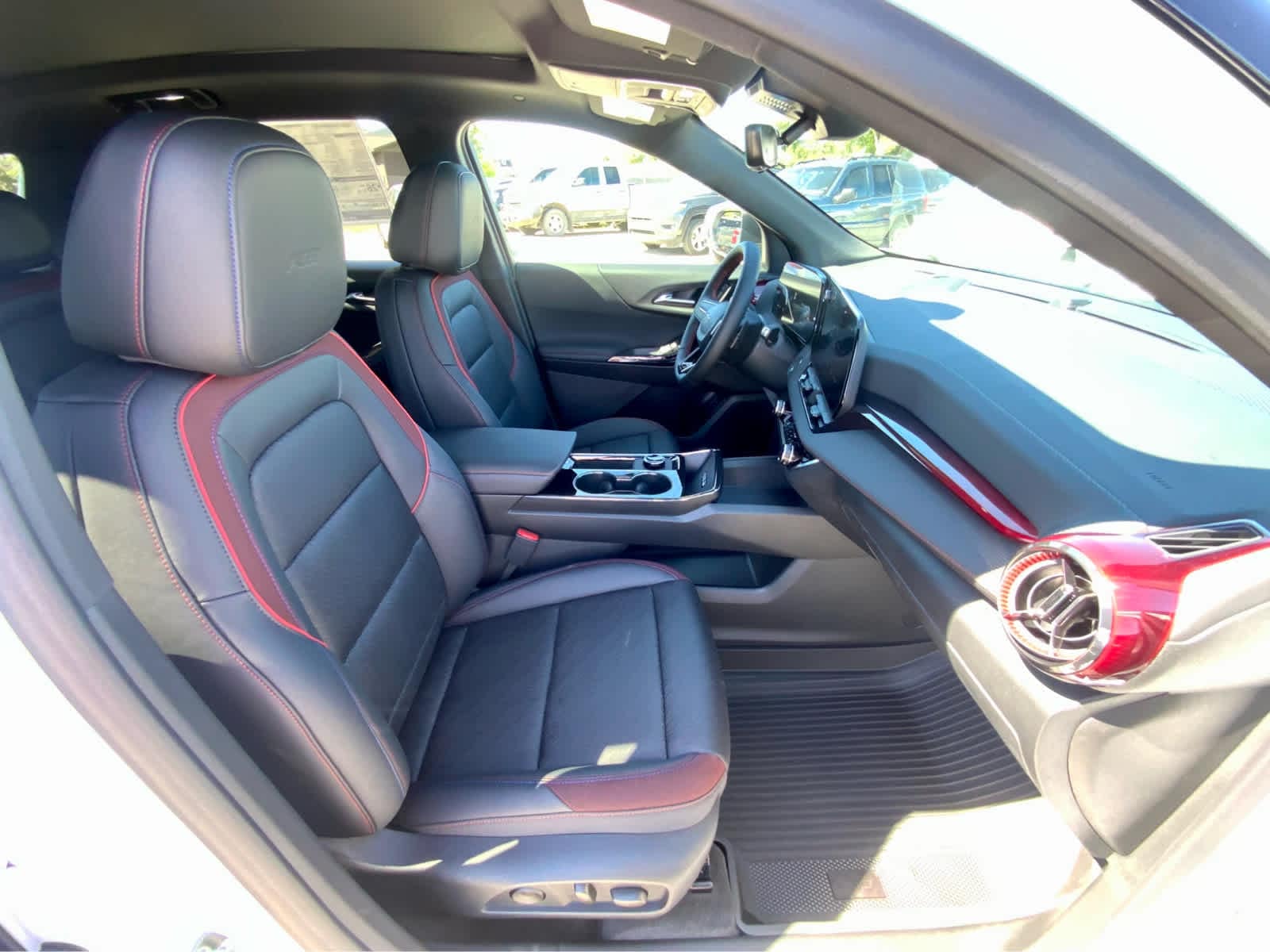 Thumbnail: 2026 Chevrolet Equinox - 23