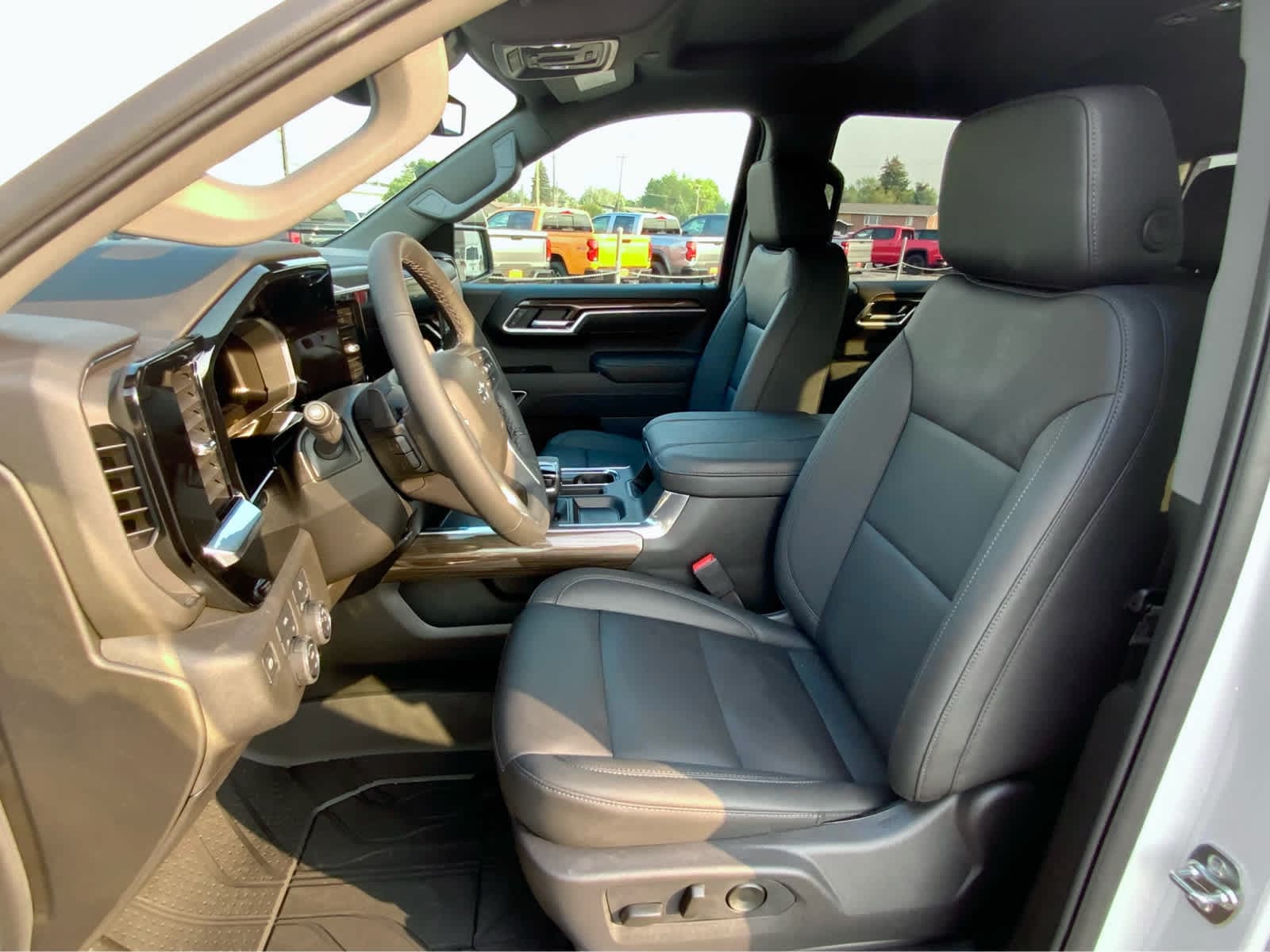 Thumbnail: 2026 Chevrolet Silverado 1500 - 26