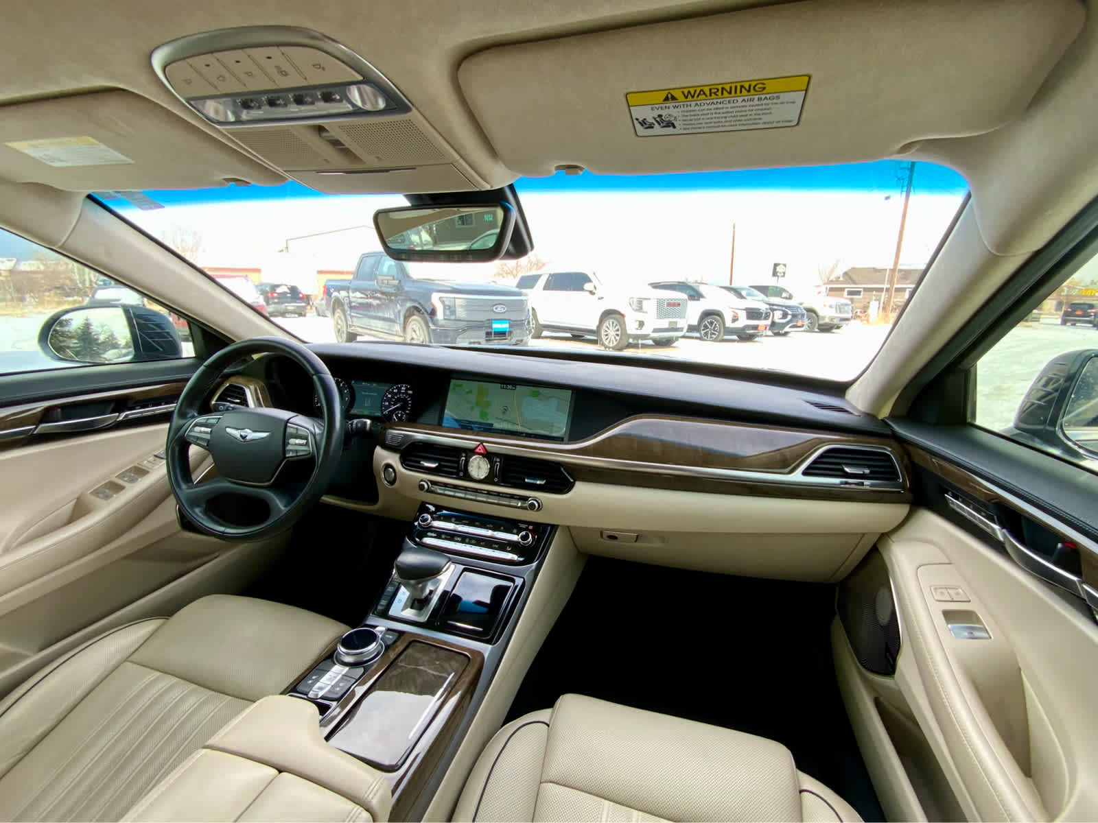 Thumbnail: 2017 Genesis G90 - 35