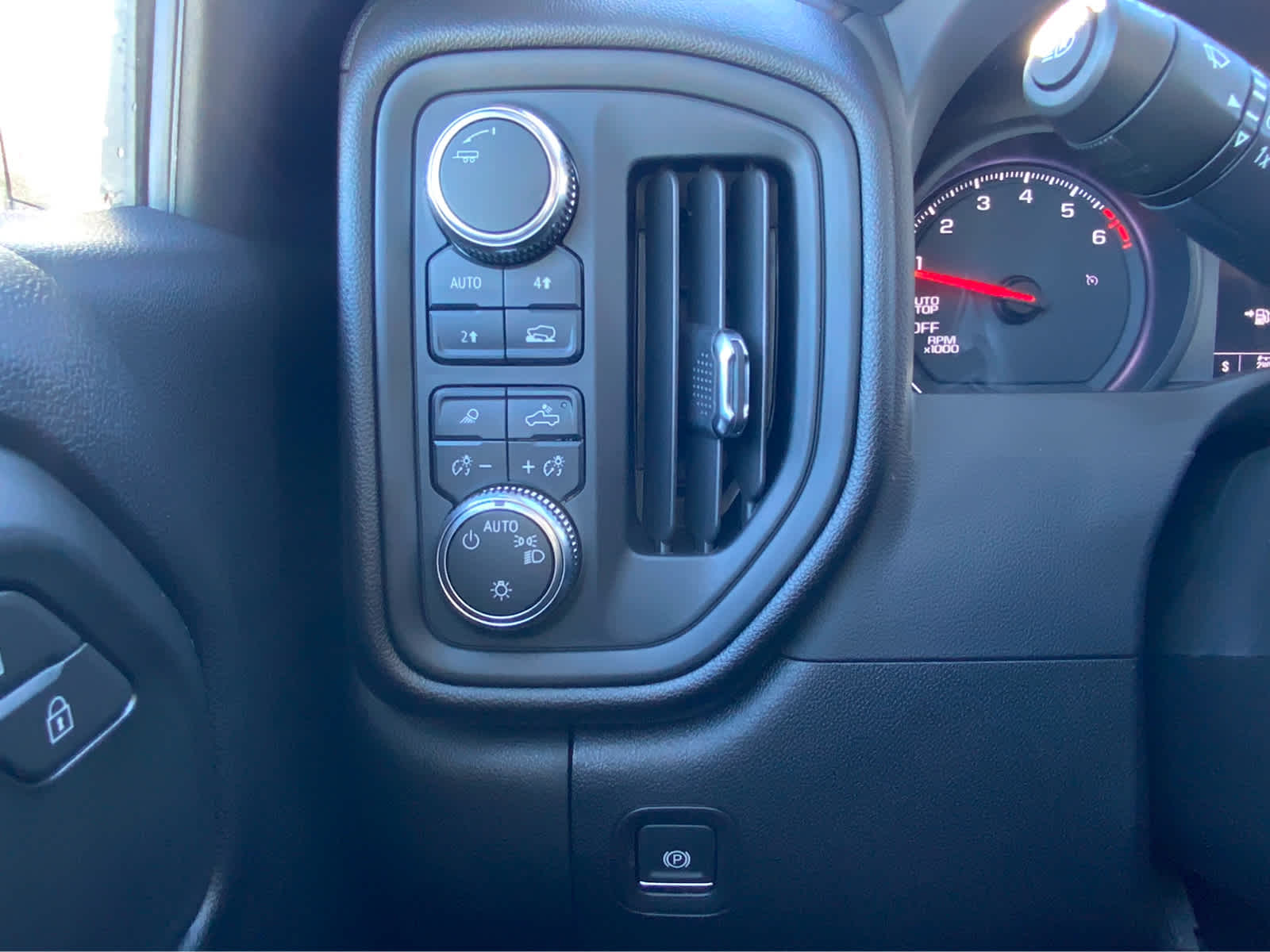 Thumbnail: 2025 GMC Sierra 1500 - 24