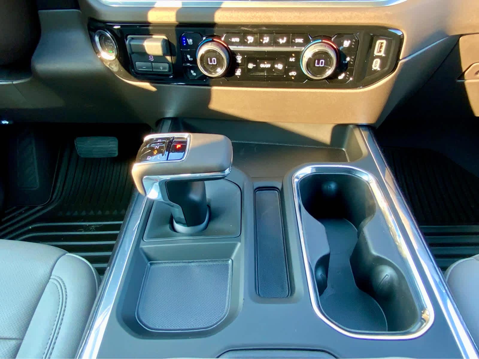 Thumbnail: 2026 Chevrolet Silverado 1500 - 47