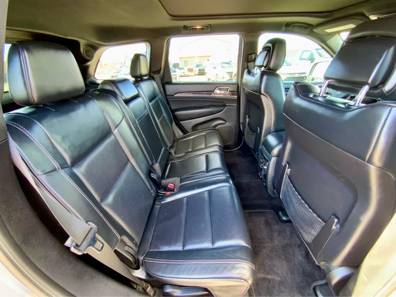 Thumbnail: 2015 Jeep Grand Cherokee - 26