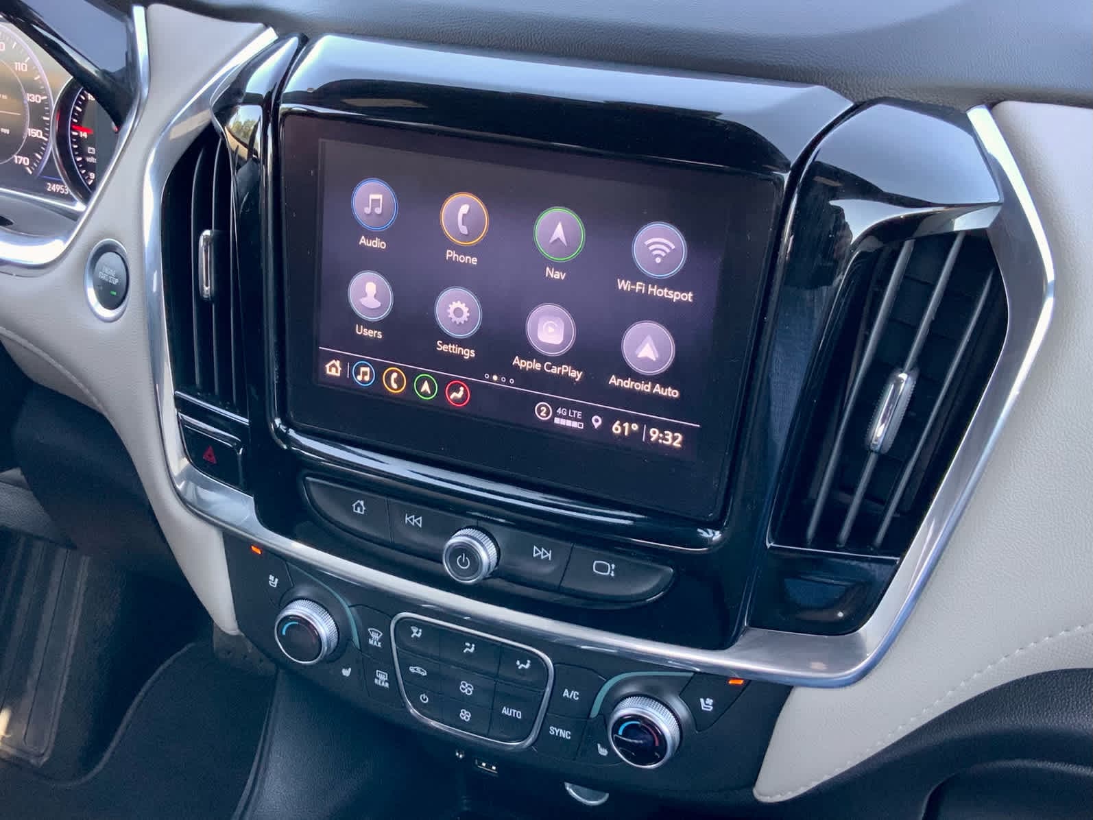 Thumbnail: 2023 Chevrolet Traverse - 36