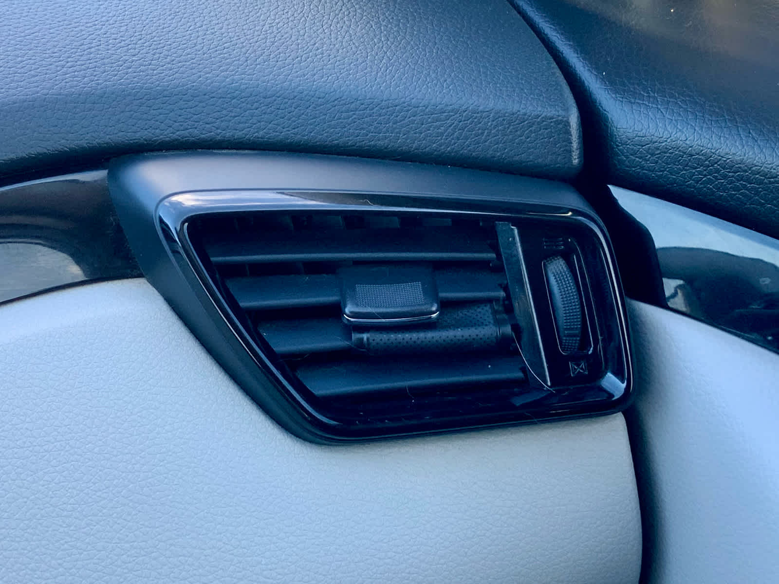 Thumbnail: 2022 Nissan Rogue Sport - 49