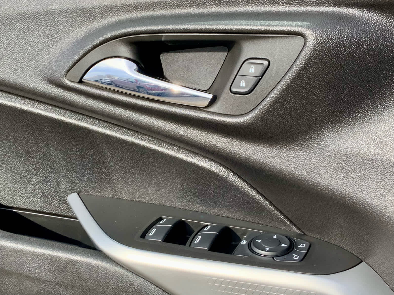 Thumbnail: 2025 Chevrolet Trax - 40