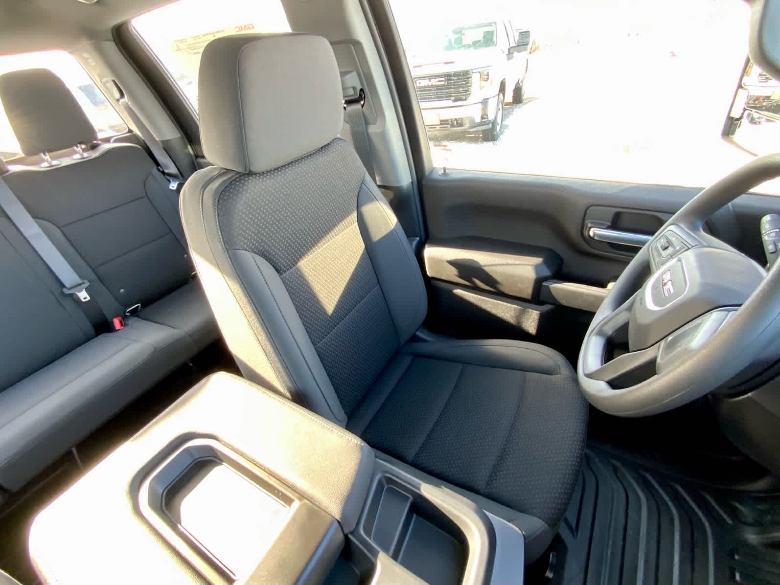 Thumbnail: 2026 GMC Sierra 3500 - 33