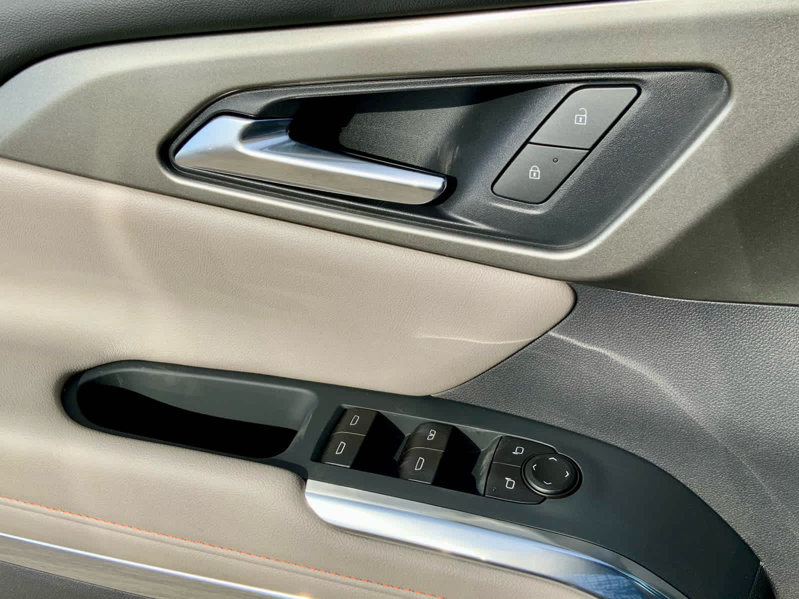 Thumbnail: 2026 Chevrolet Traverse - 50