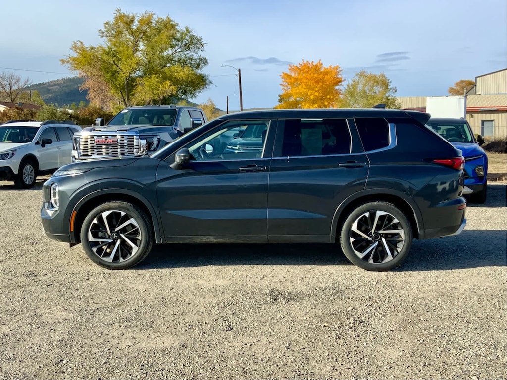 Used 2024 Mitsubishi Outlander SE SUV