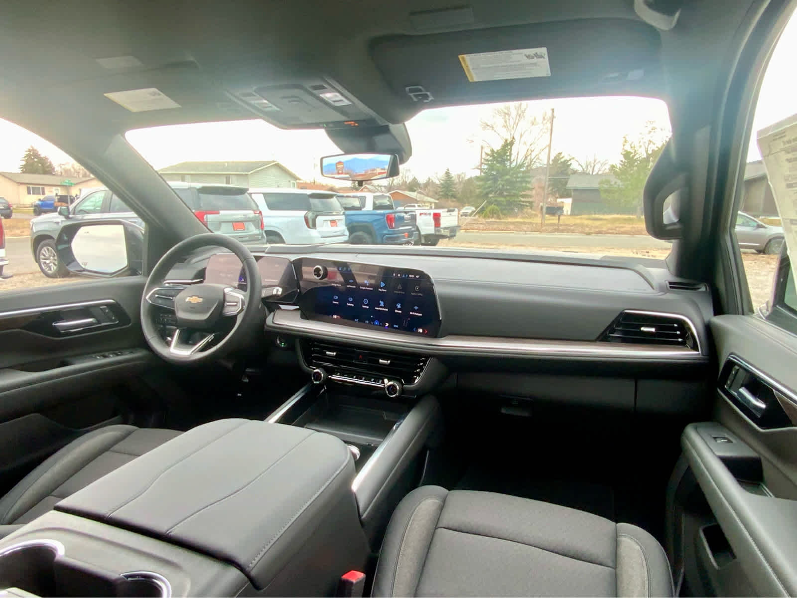 Thumbnail: 2026 Chevrolet Suburban - 33