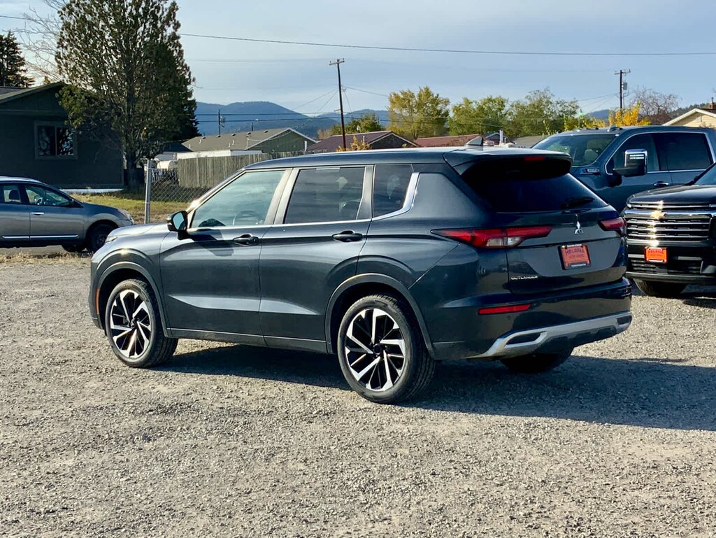 Used 2024 Mitsubishi Outlander SE SUV