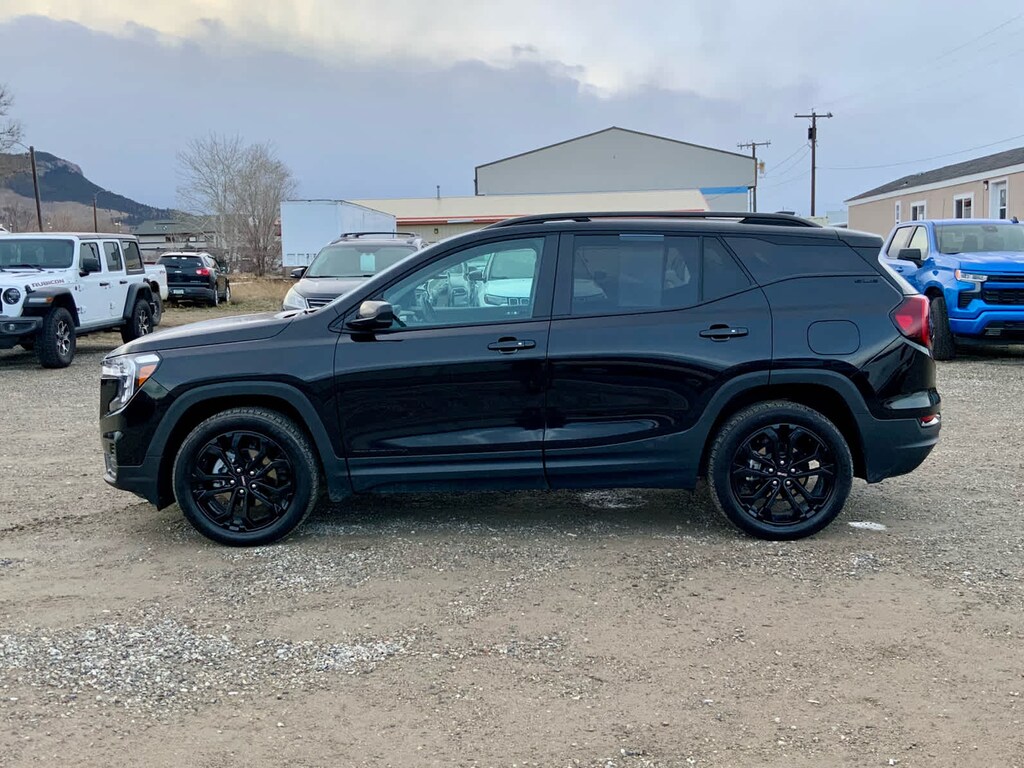 Used 2022 GMC Terrain SLE SUV