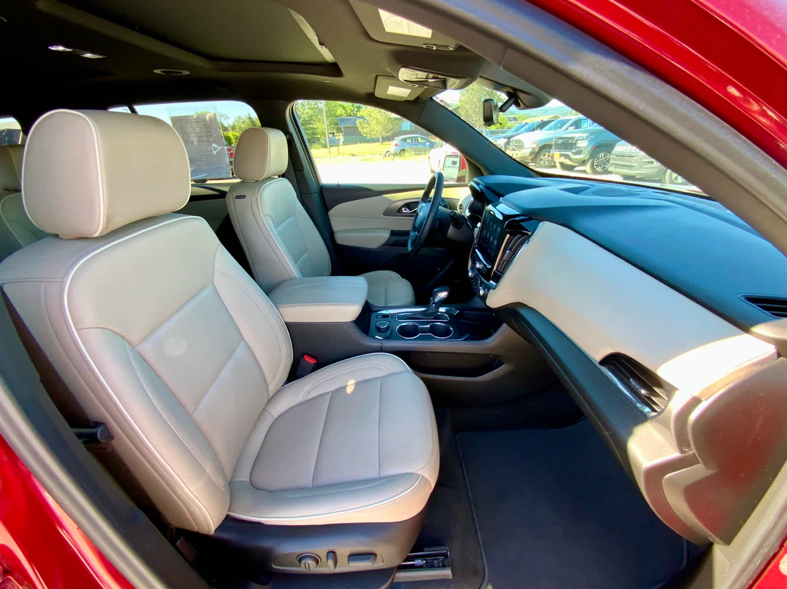 Thumbnail: 2023 Chevrolet Traverse - 20