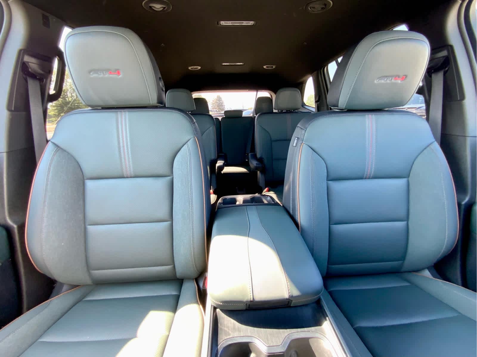 Thumbnail: 2024 GMC Acadia - 33