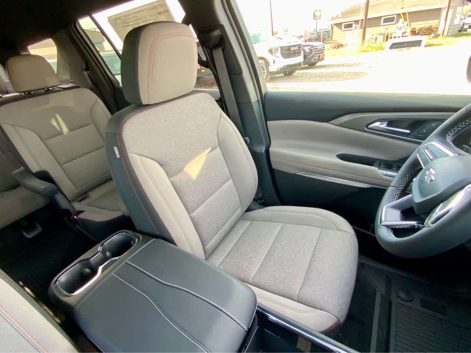 Thumbnail: 2026 Chevrolet Traverse - 28