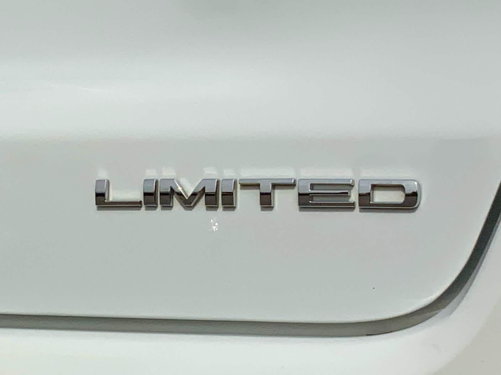 Thumbnail: 2023 Jeep Compass - 24