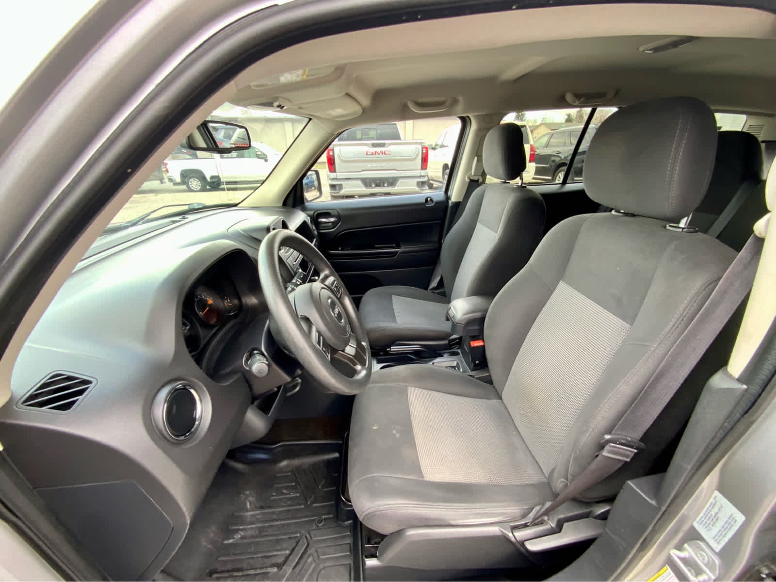 Thumbnail: 2016 Jeep Patriot - 21