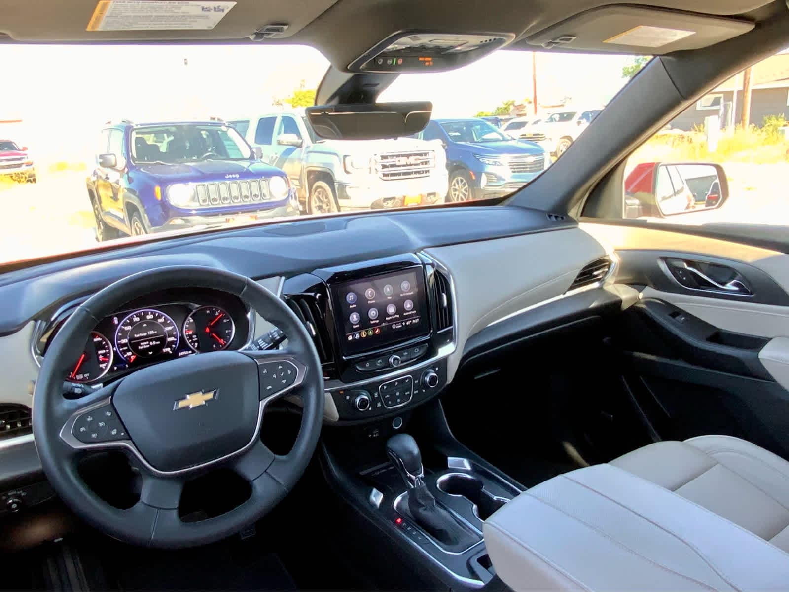 Thumbnail: 2023 Chevrolet Traverse - 29