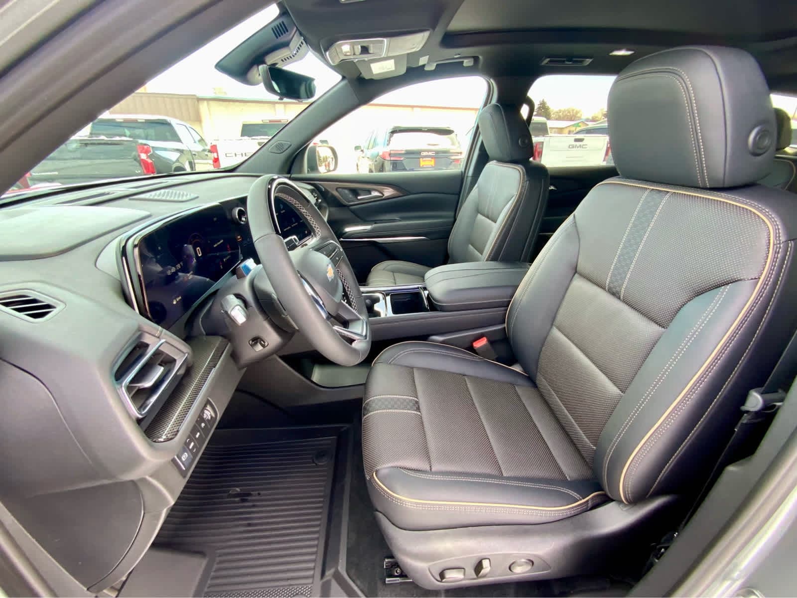 Thumbnail: 2026 Chevrolet Traverse - 25