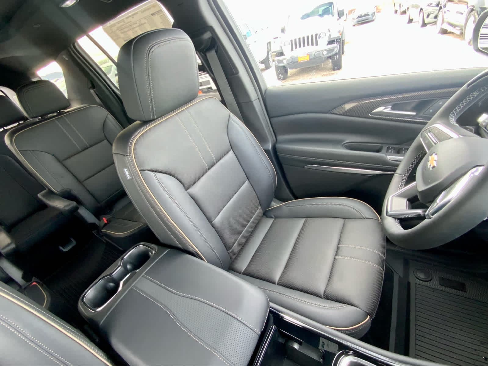 Thumbnail: 2026 Chevrolet Traverse - 33