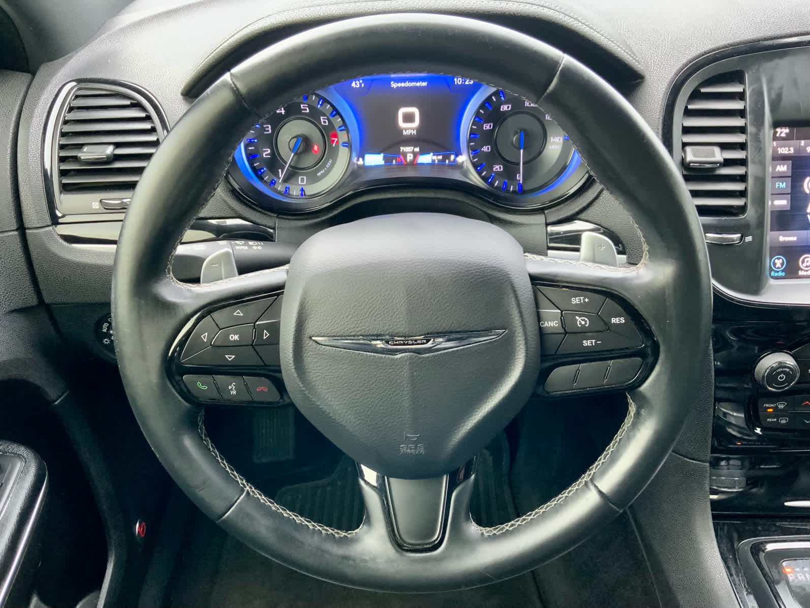 Thumbnail: 2017 Chrysler 300 - 37