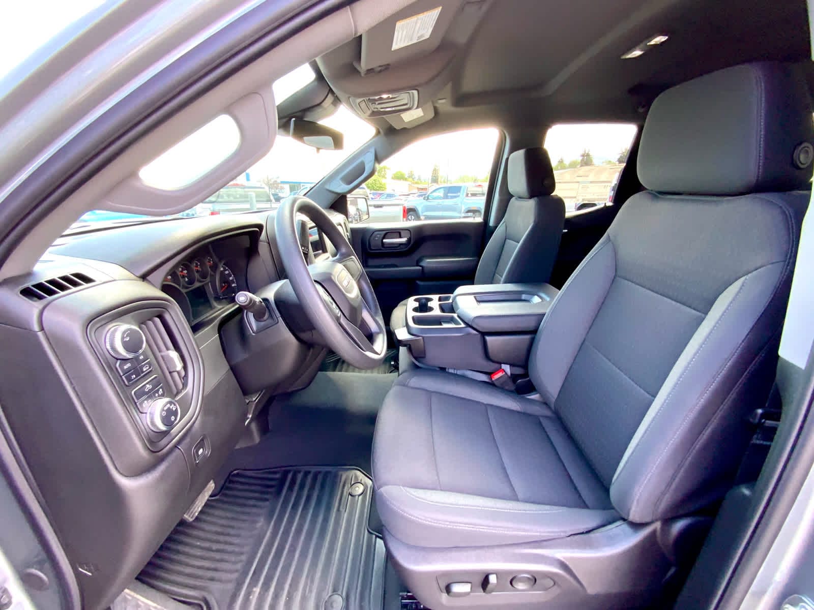 Thumbnail: 2025 GMC Sierra 1500 - 28