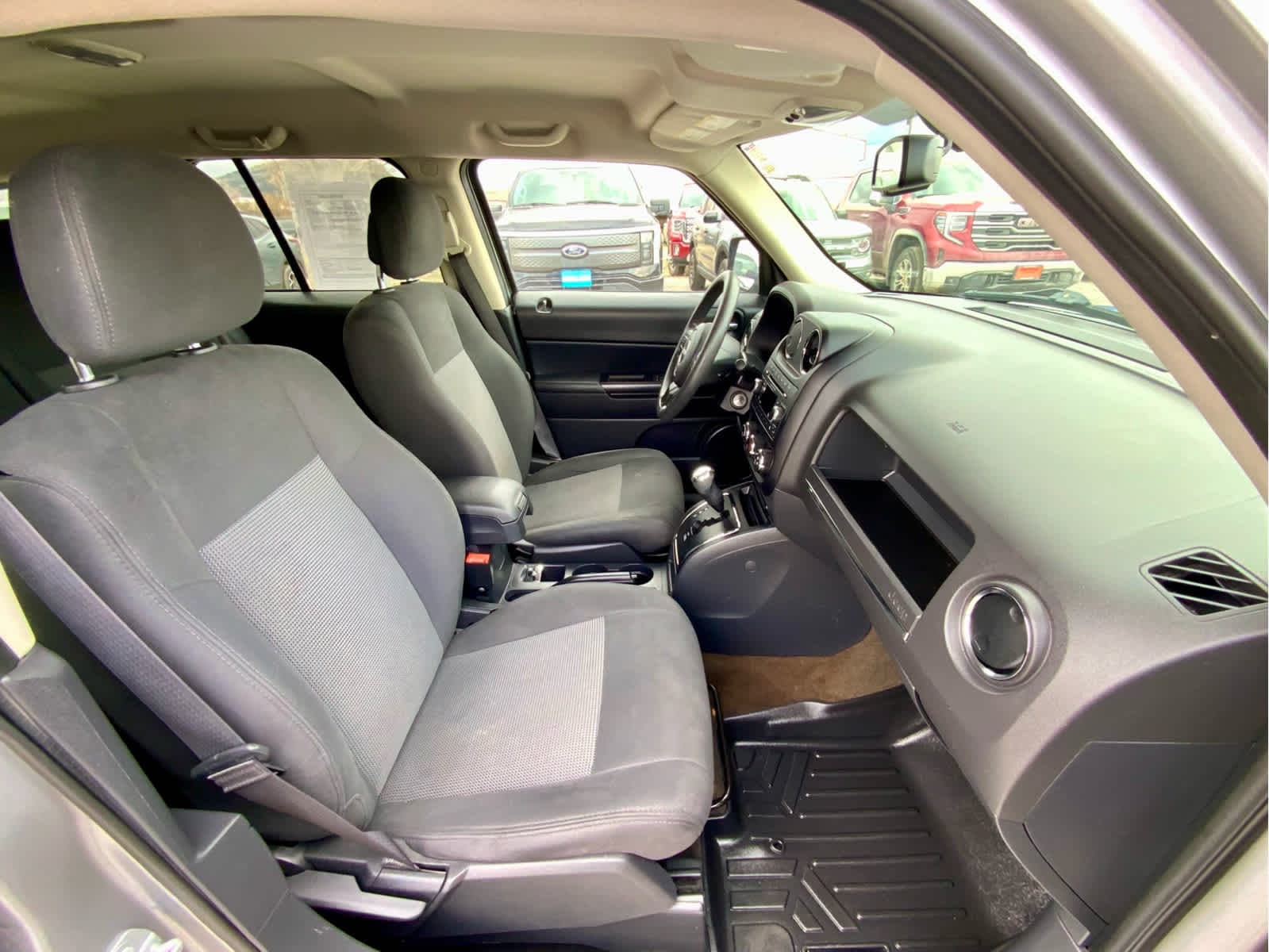 Thumbnail: 2016 Jeep Patriot - 22