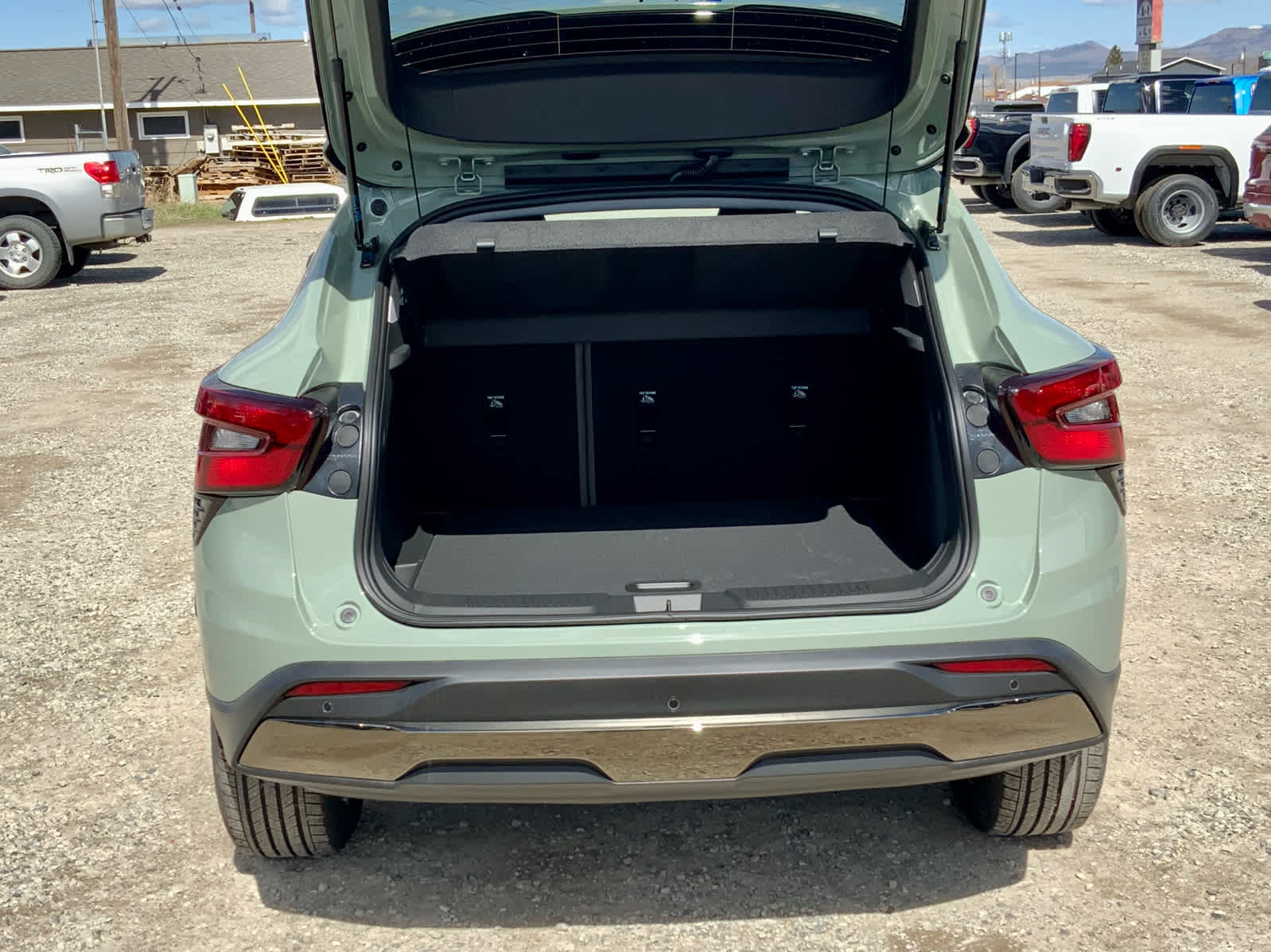 Thumbnail: 2026 Chevrolet Trax - 18