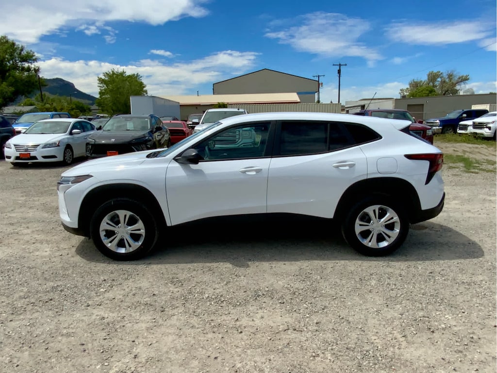 New 2026 Chevrolet Trax LS SUV