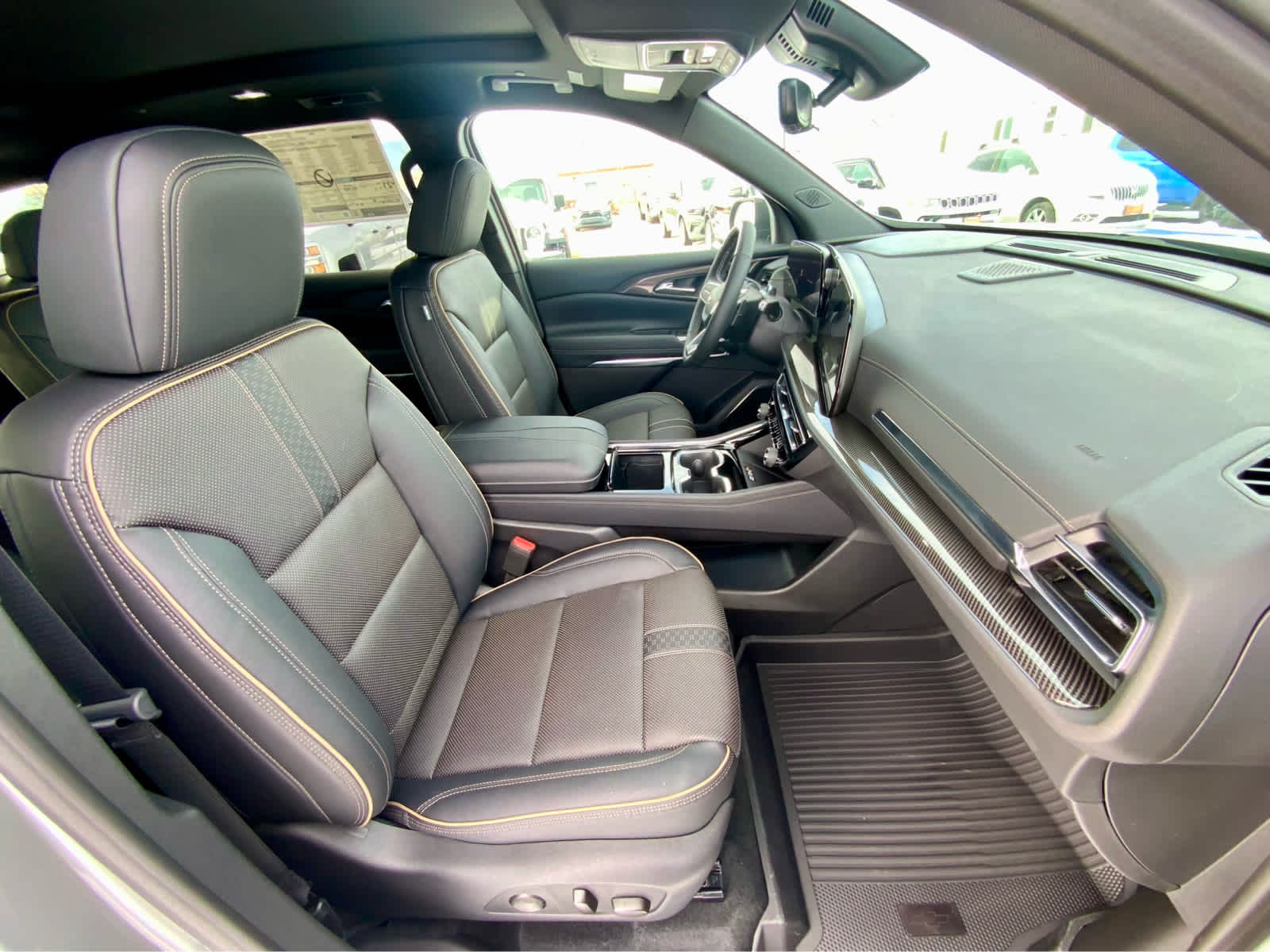 Thumbnail: 2026 Chevrolet Traverse - 26