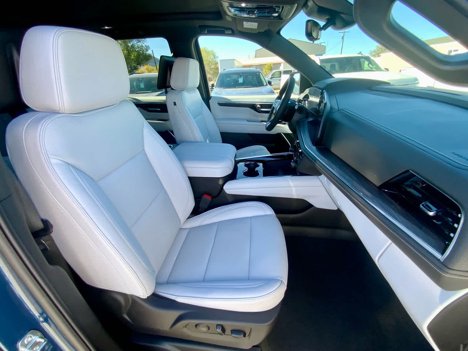 Thumbnail: 2026 Chevrolet Tahoe - 28