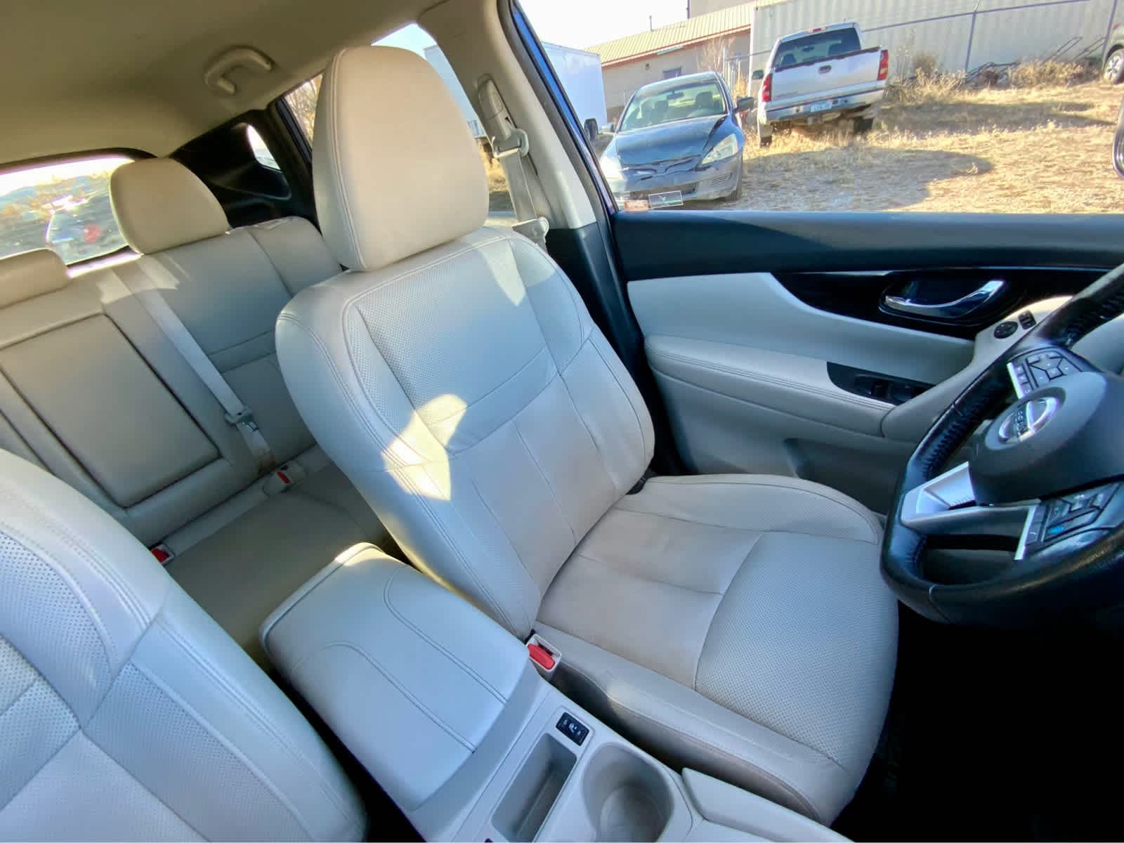 Thumbnail: 2022 Nissan Rogue Sport - 28