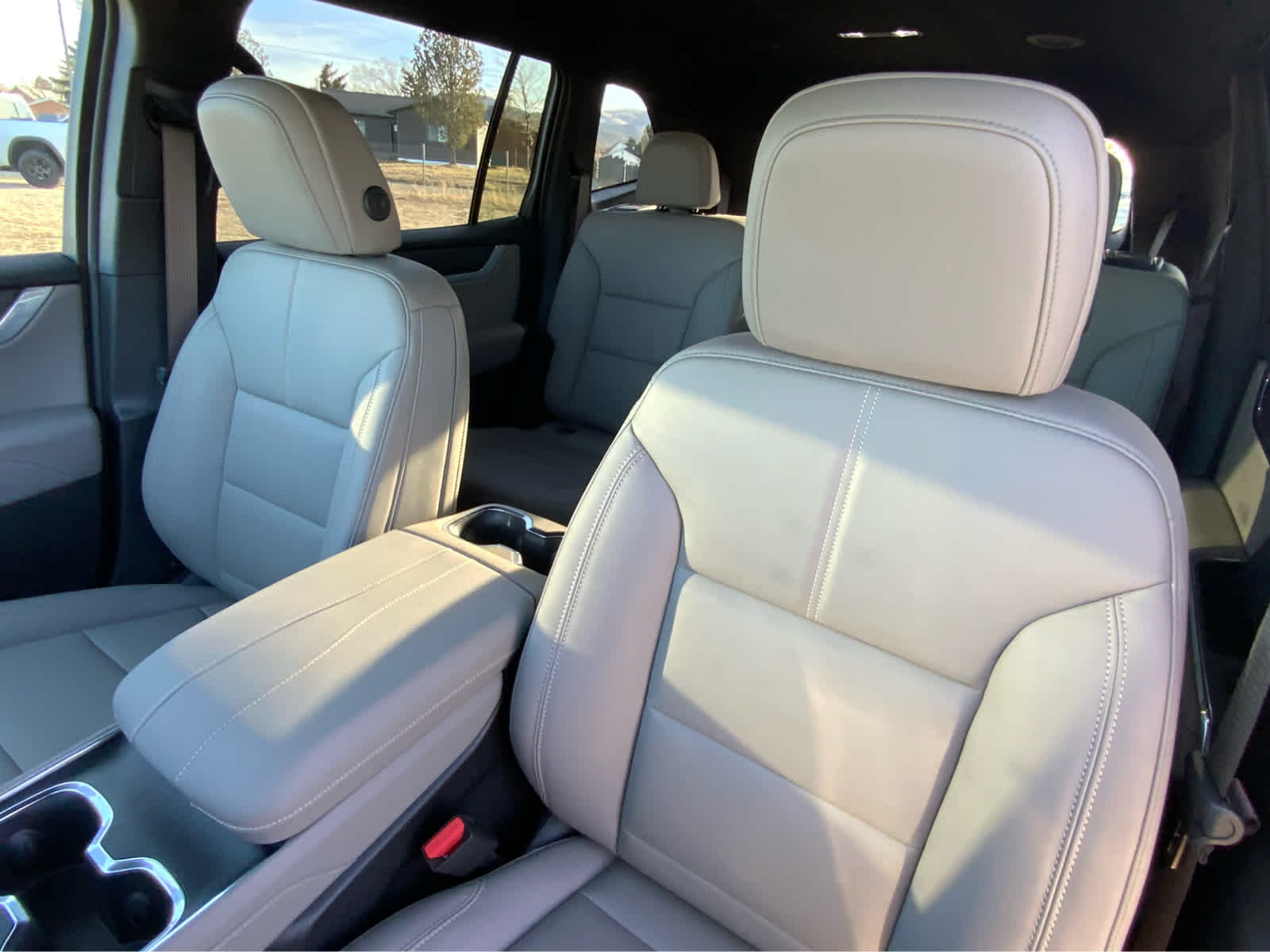 Thumbnail: 2026 GMC Acadia - 33