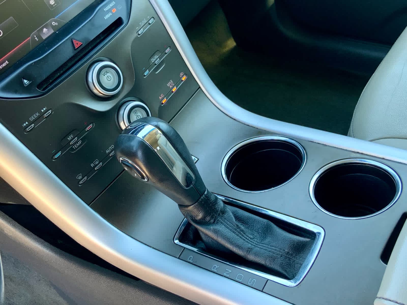 Thumbnail: 2013 Ford Edge - 38