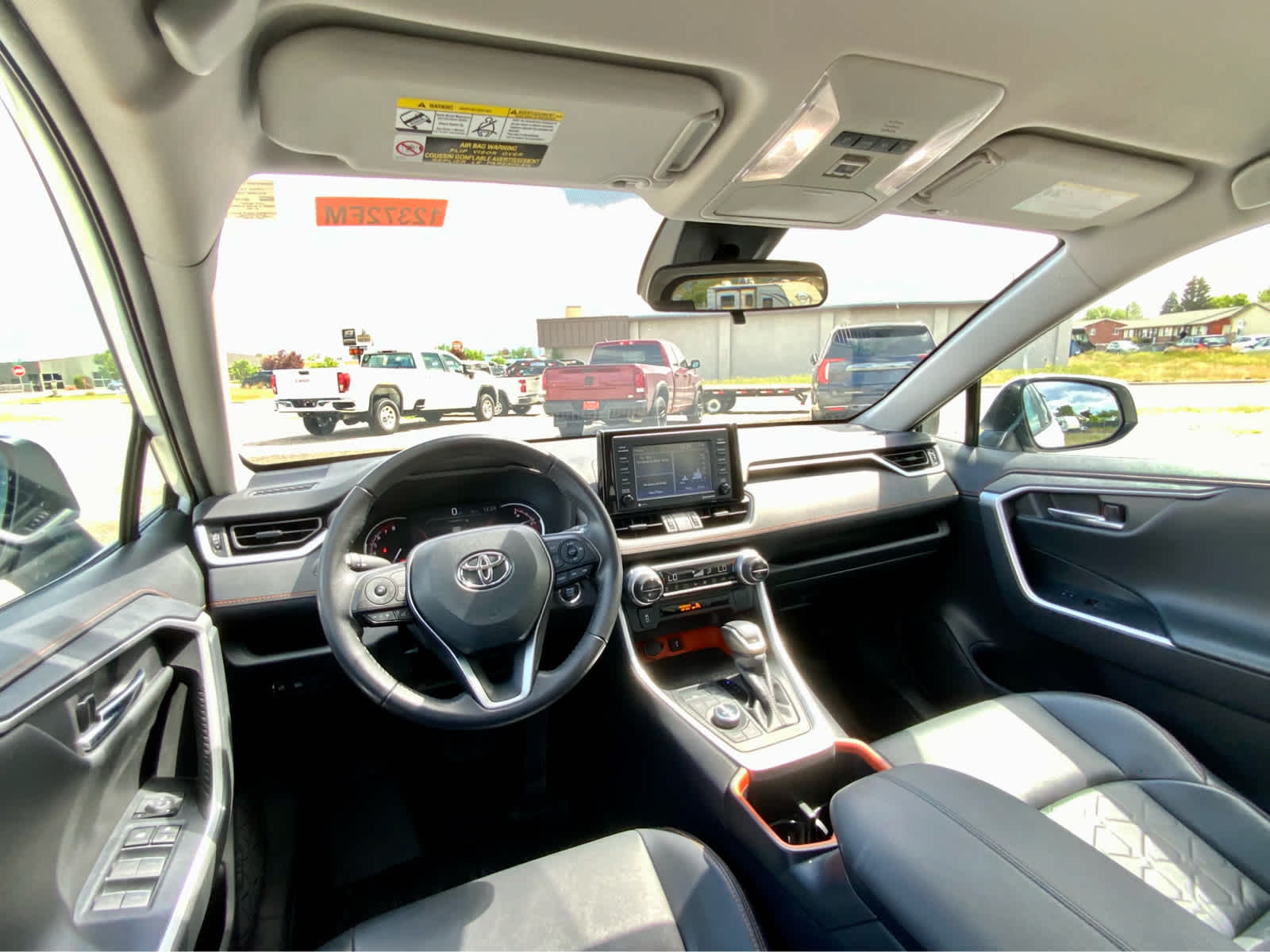 Thumbnail: 2022 Toyota RAV4 - 33