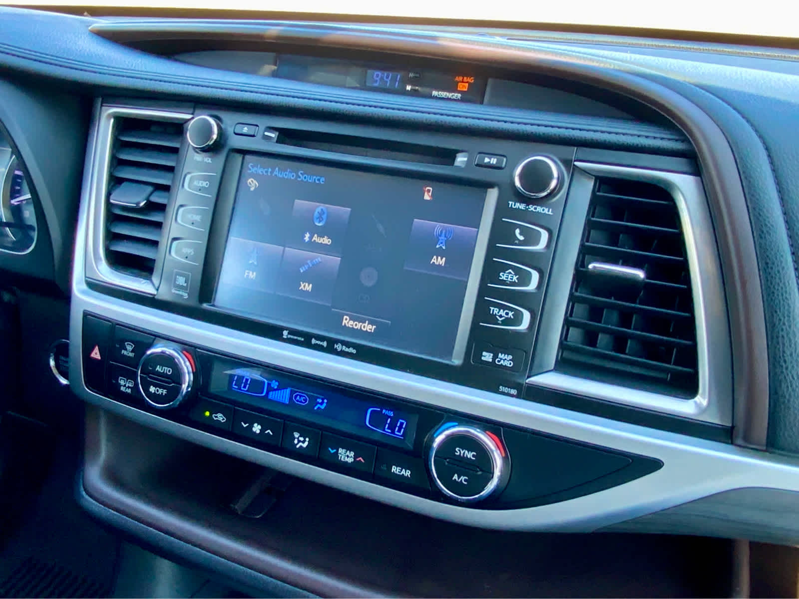 Thumbnail: 2018 Toyota Highlander - 48