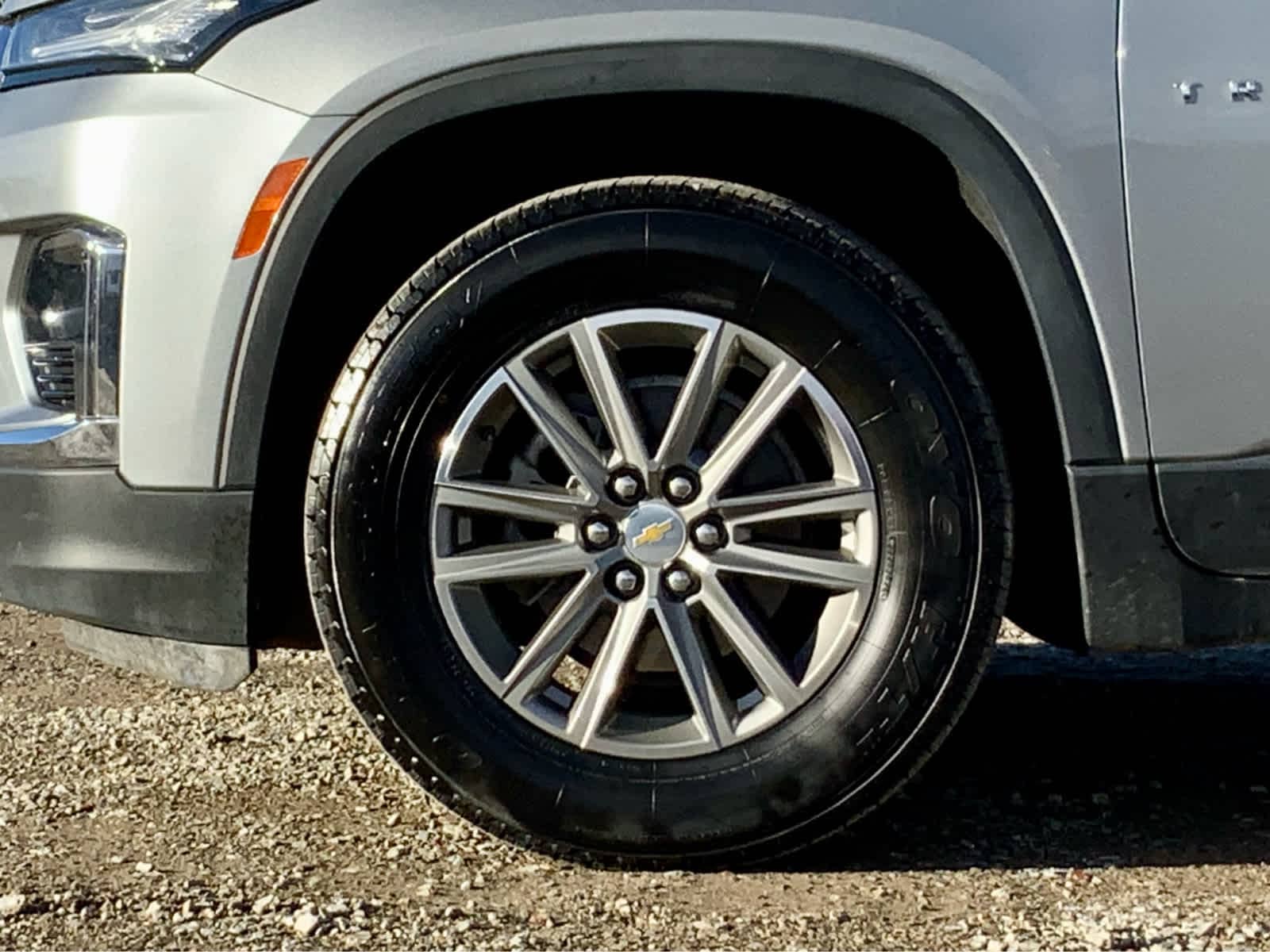 Thumbnail: 2023 Chevrolet Traverse - 16