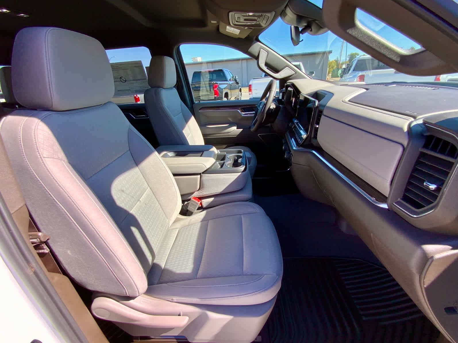 Thumbnail: 2026 Chevrolet Silverado 1500 - 29