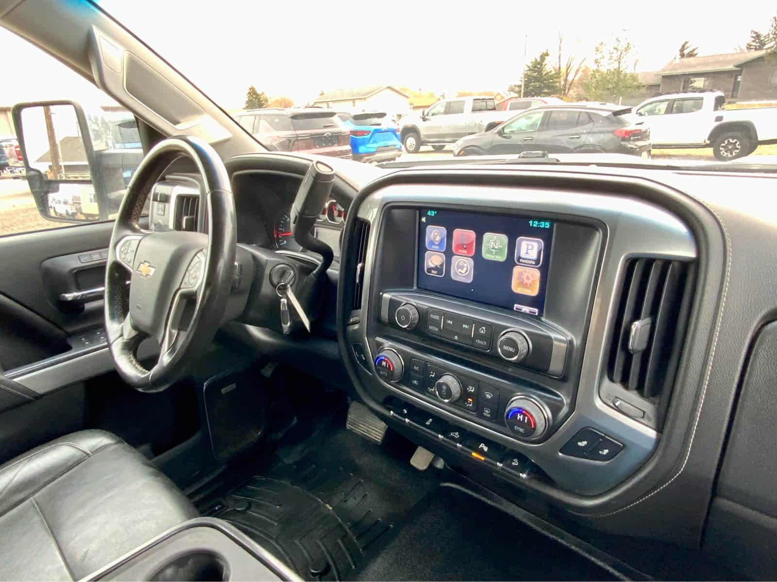 Thumbnail: 2015 Chevrolet Silverado 3500 - 41