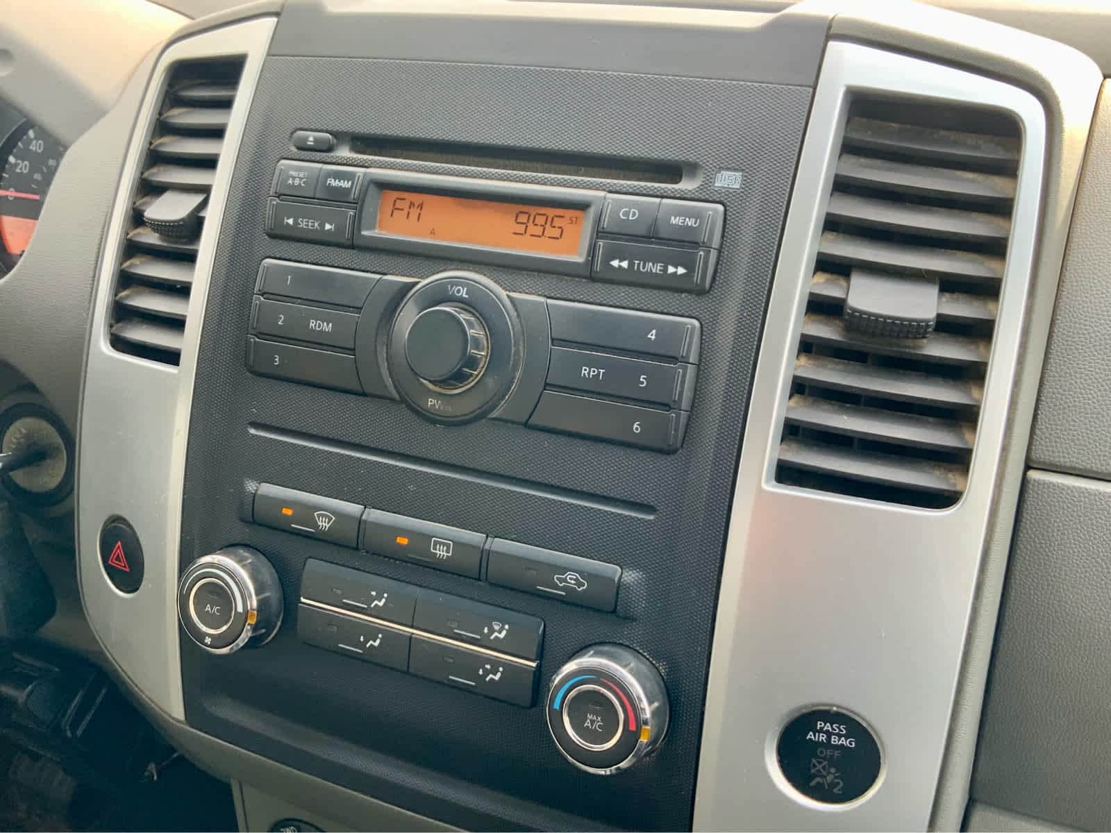 Thumbnail: 2012 Nissan Frontier - 40