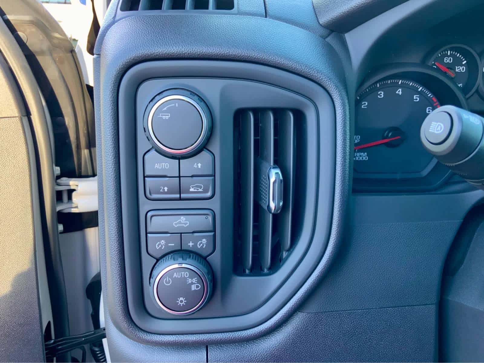 Thumbnail: 2026 Chevrolet Silverado 1500 - 50