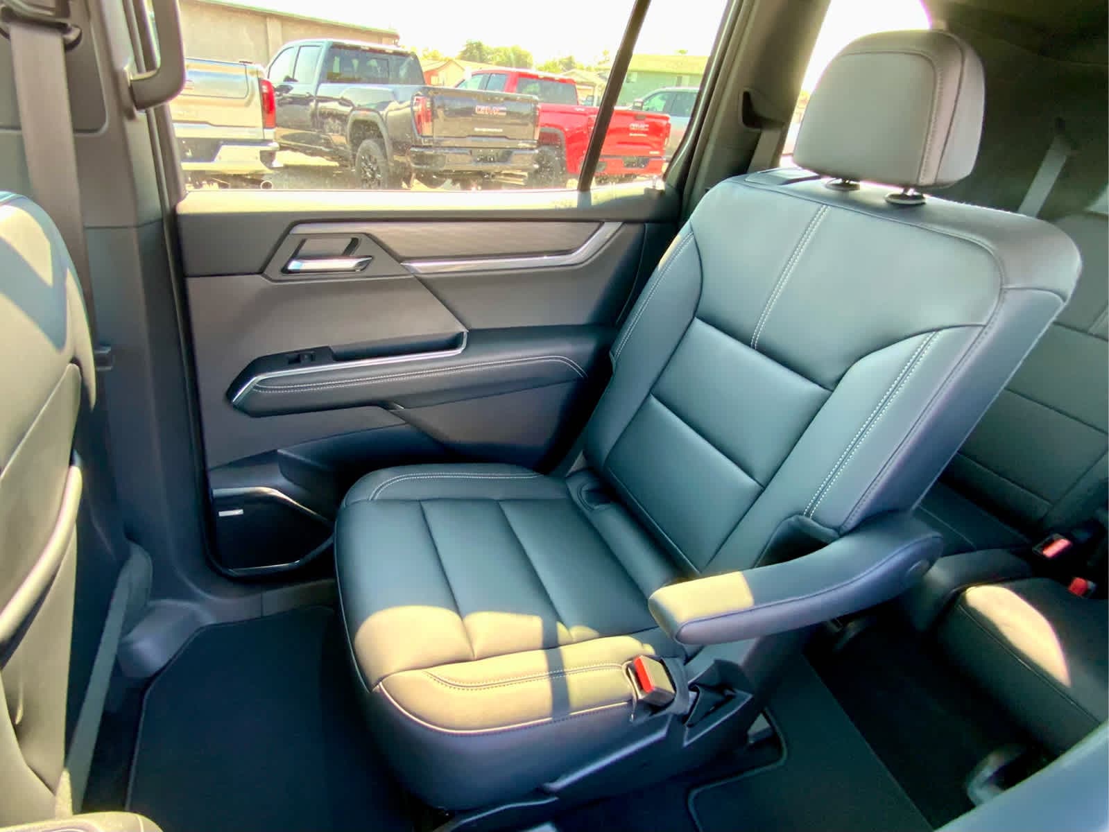 Thumbnail: 2026 GMC Acadia - 30