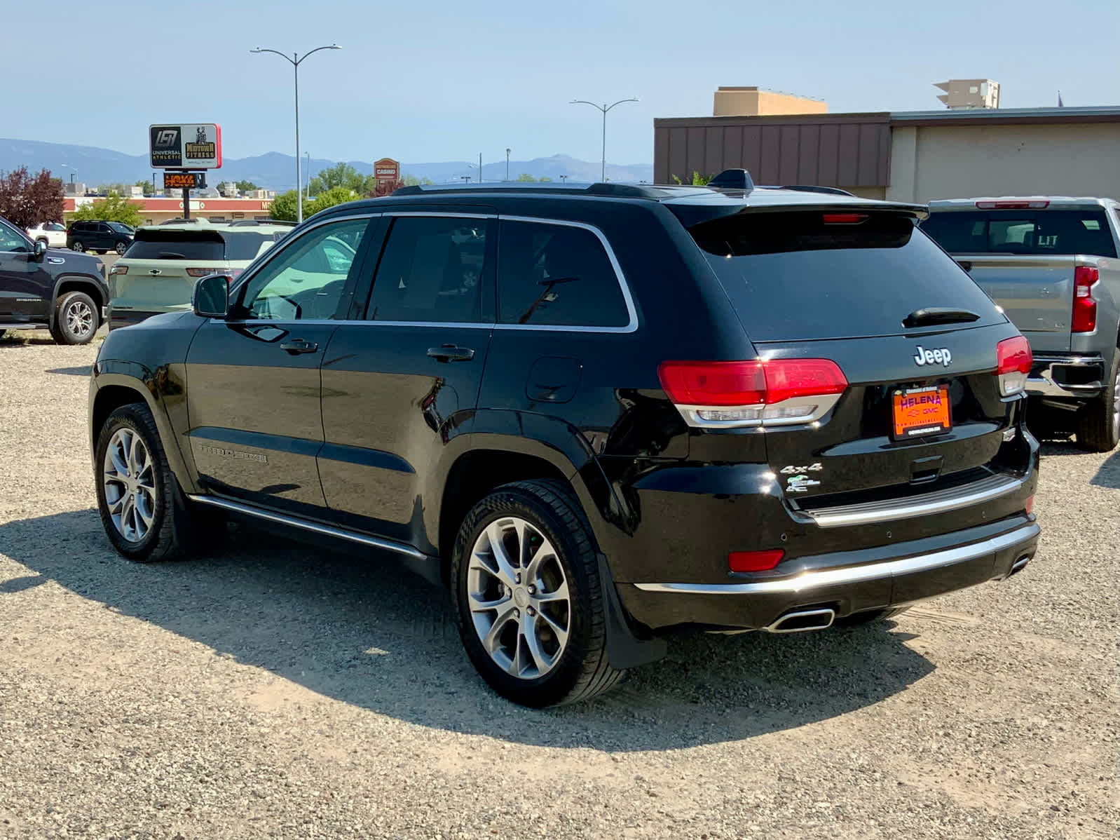2021 Jeep Grand Cherokee Summit photo 2