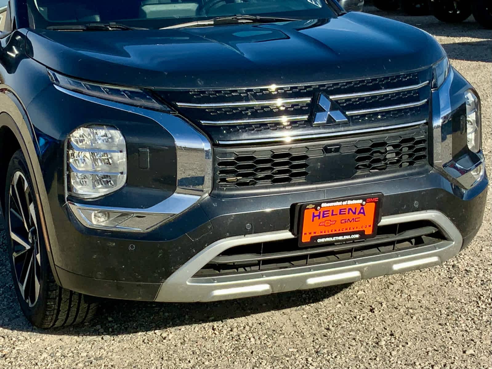 Thumbnail: 2024 Mitsubishi Outlander - 11