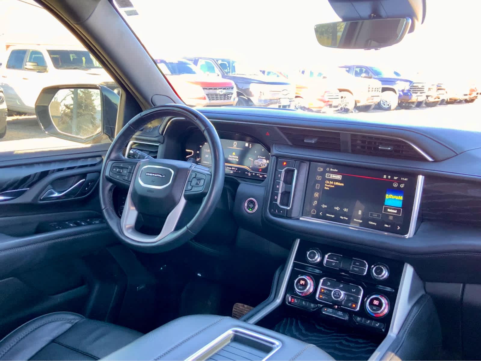 Thumbnail: 2023 GMC Yukon - 35